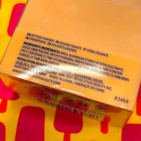 Brand New Revolution Loose Setting Powder, Cut Crease Canvas & LA Girl Concealer - Picture 5 of 15